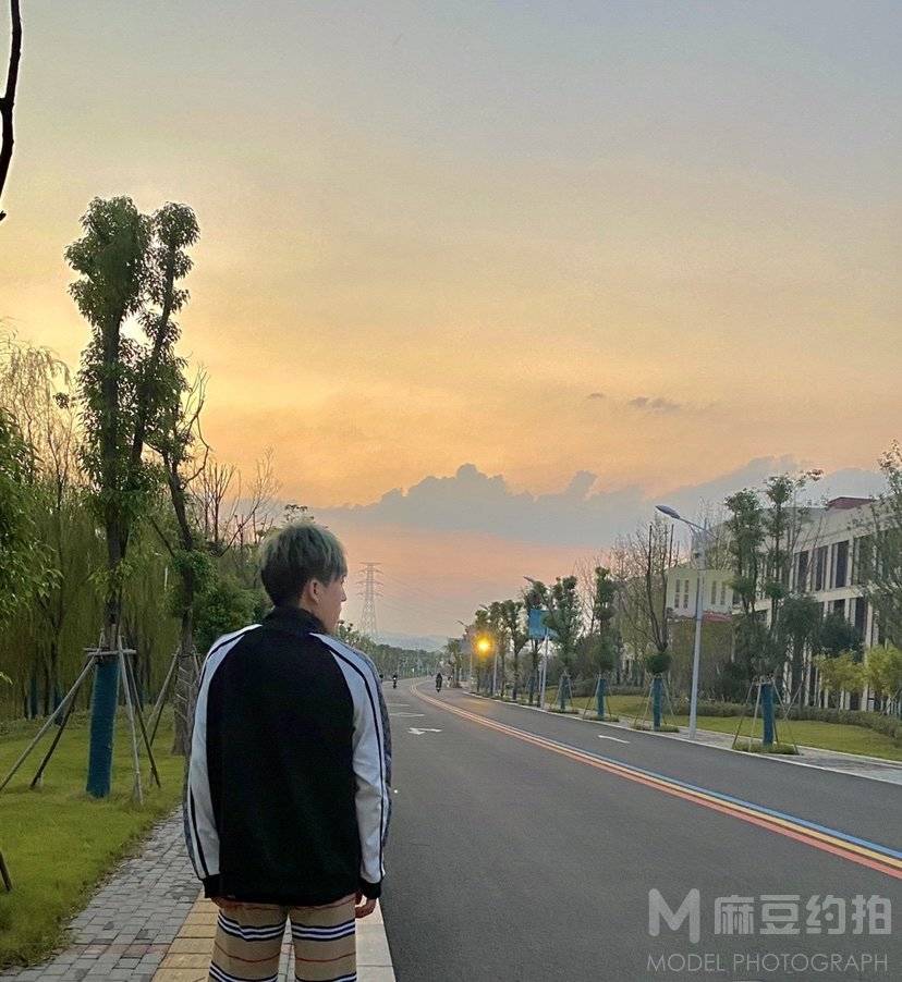 校园模特