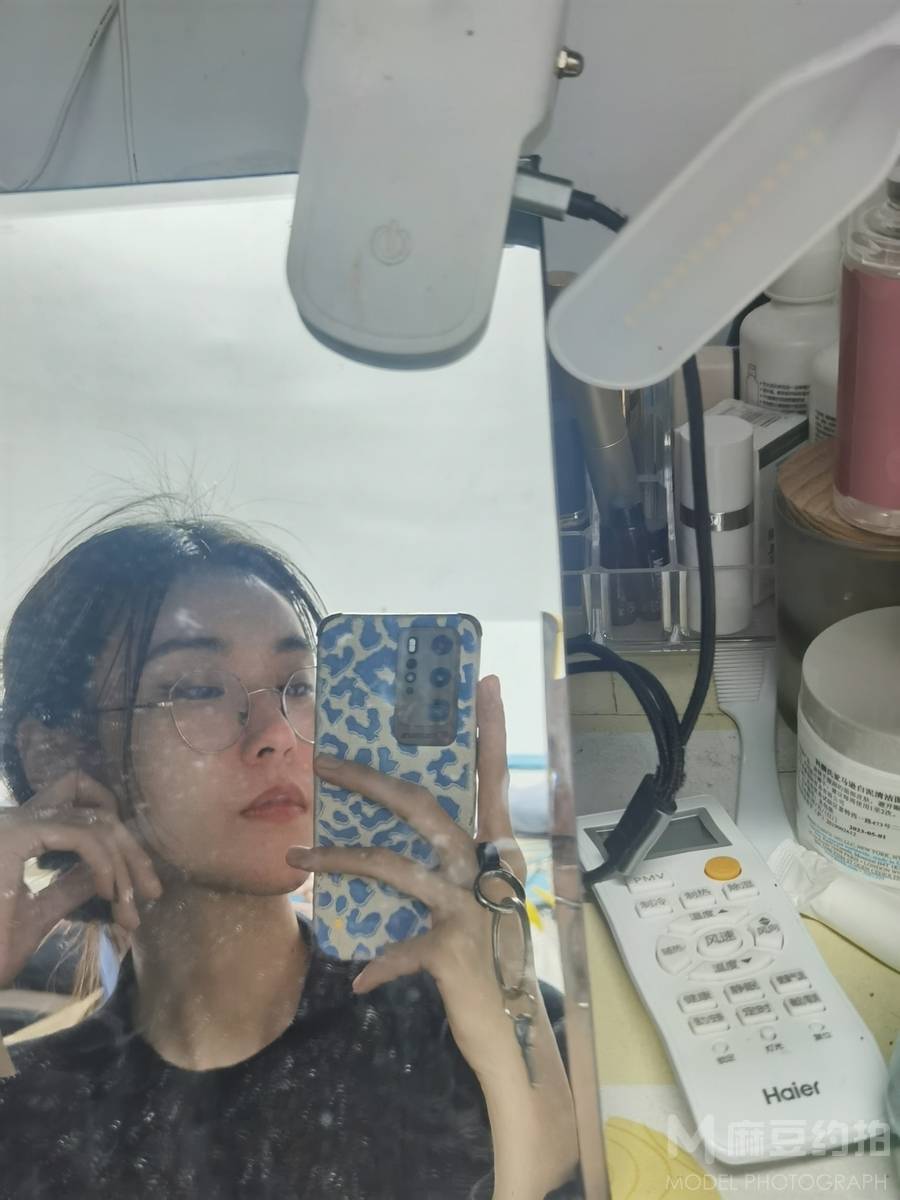 黑白模特