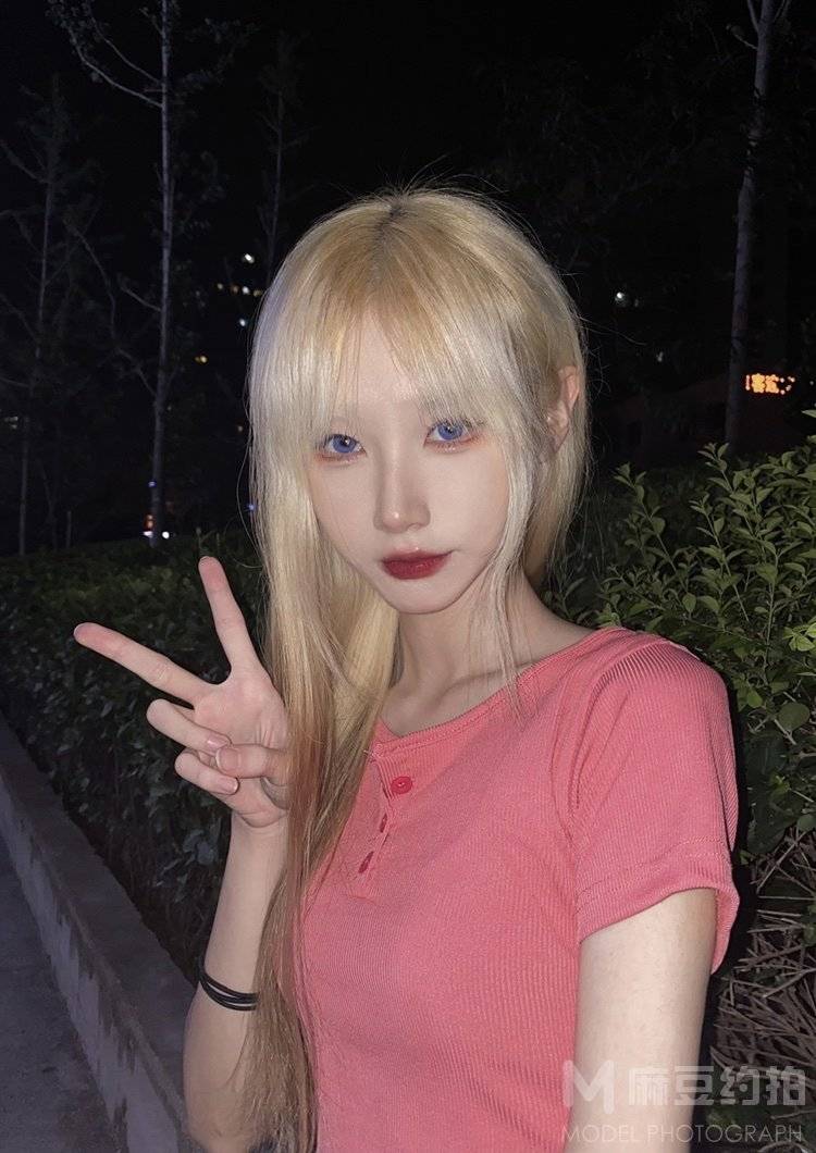 妆容模特