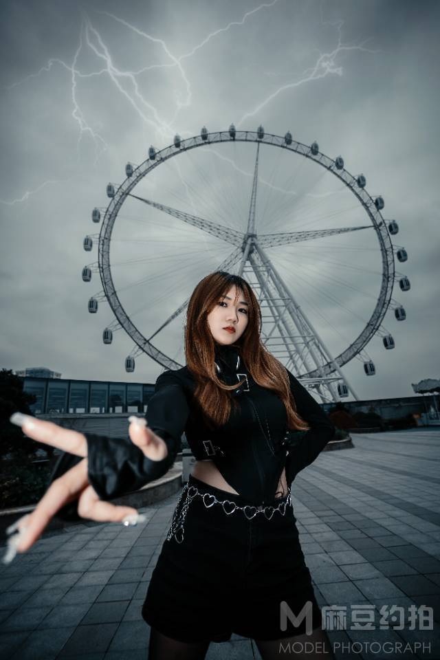 黑白模特