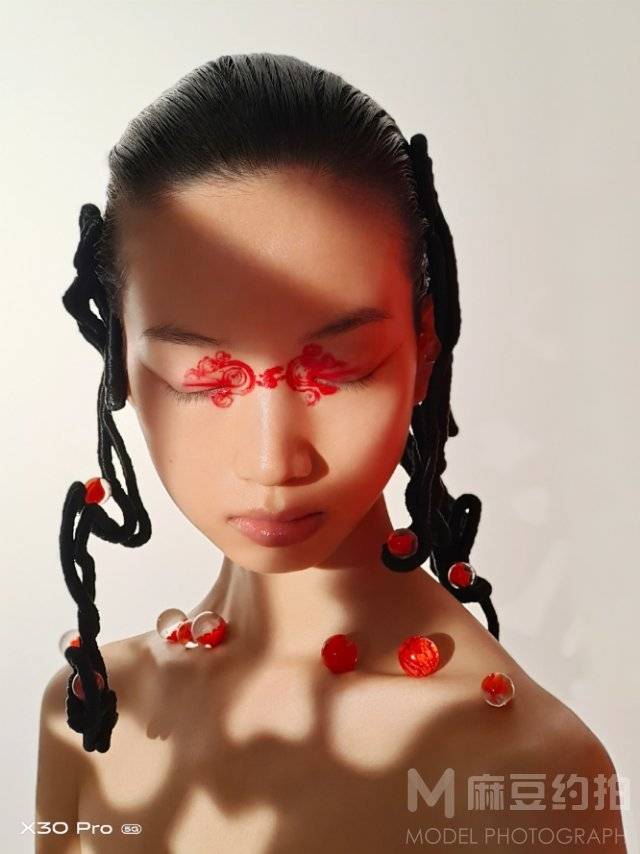 情绪模特