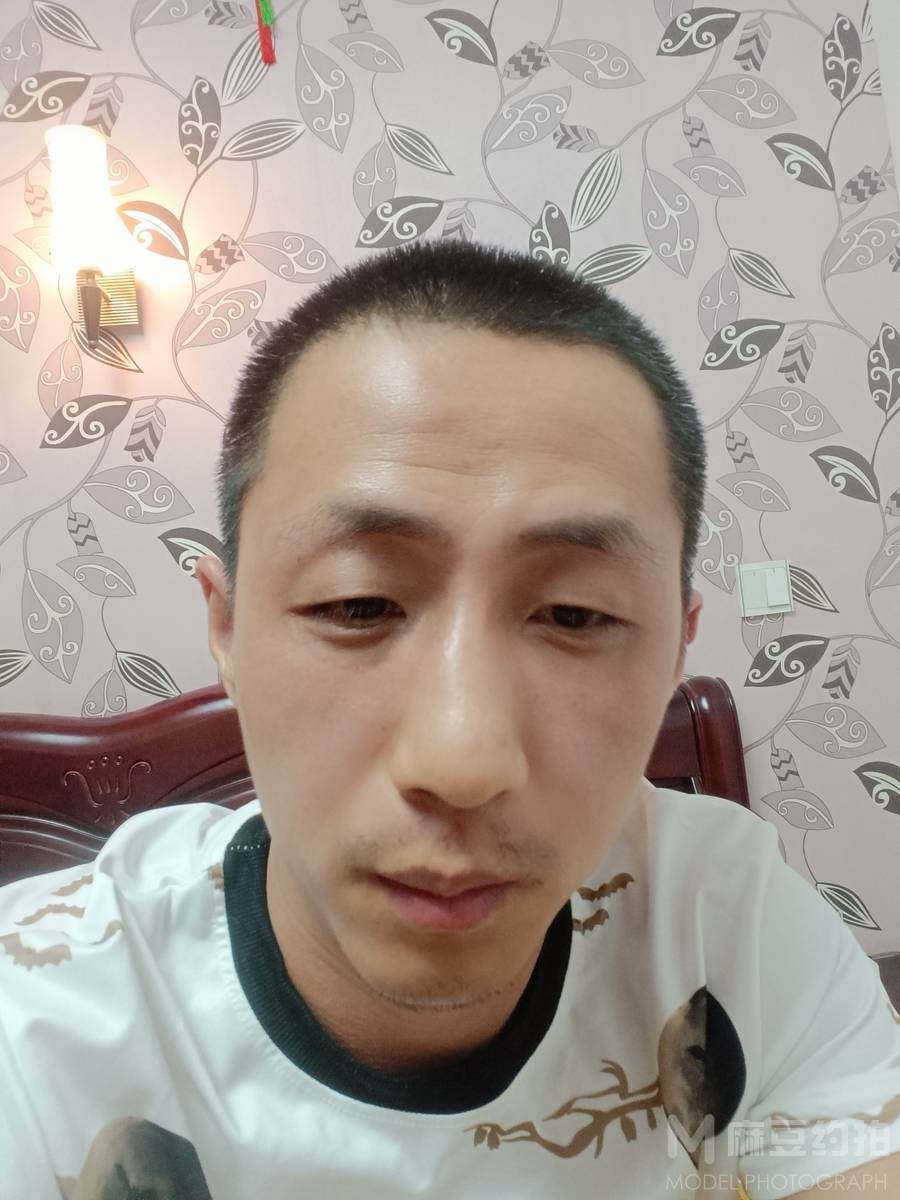 纪实模特
