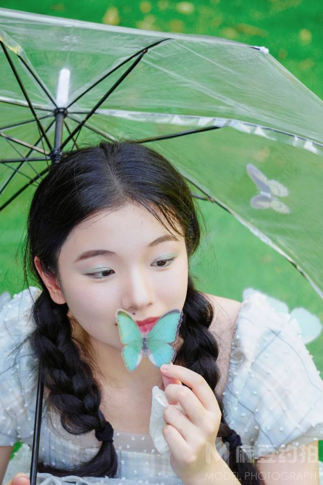 情绪模特