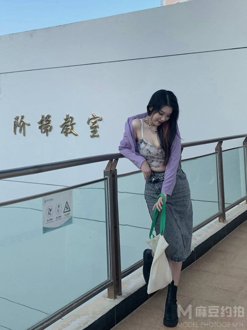 校园模特