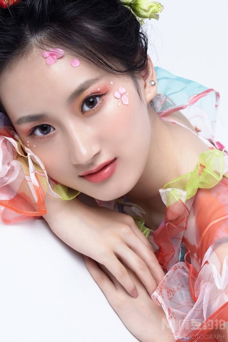妆容模特