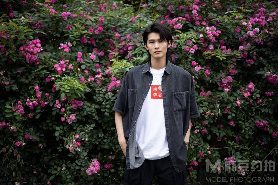 黑白模特