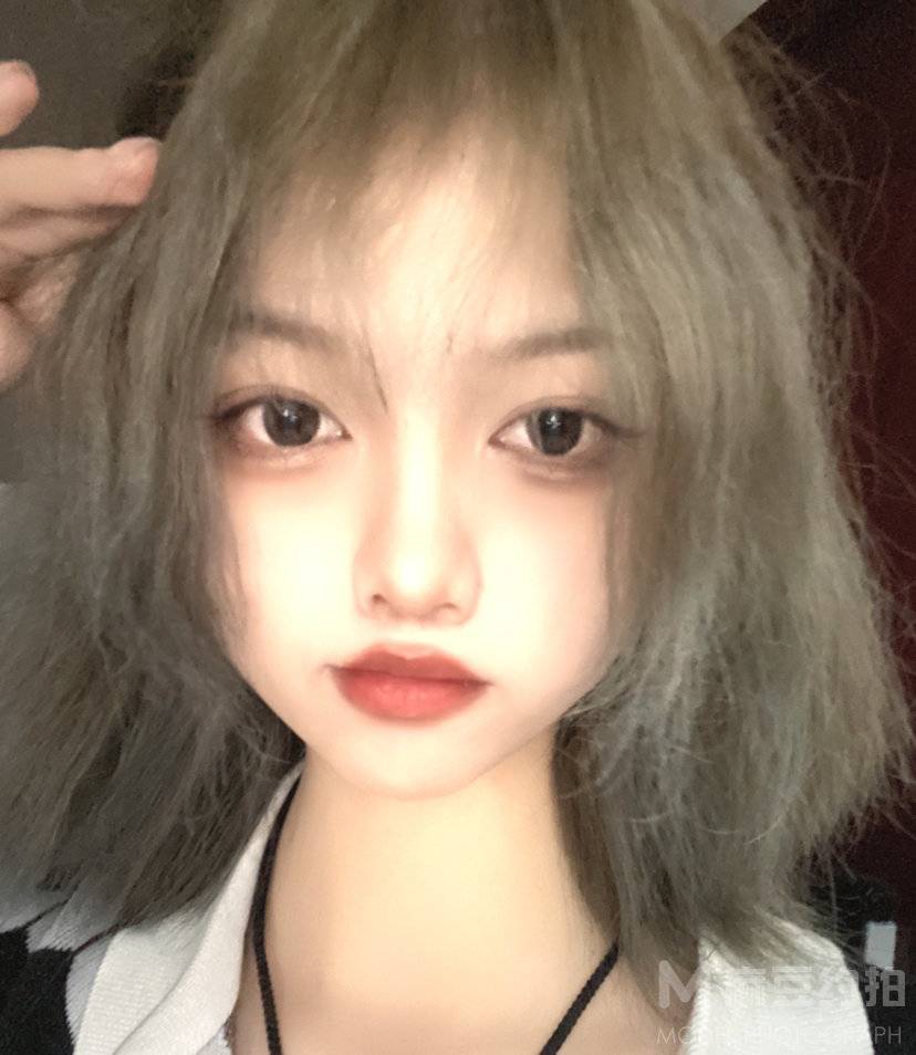 黑白模特