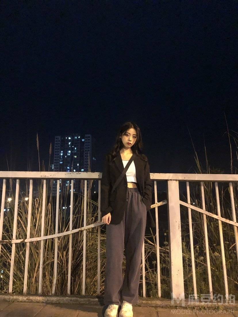 夜景模特