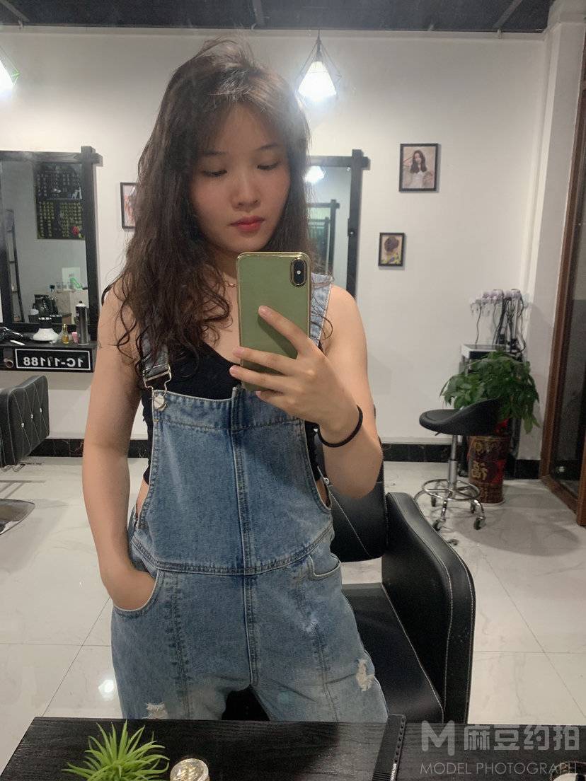 黑白模特