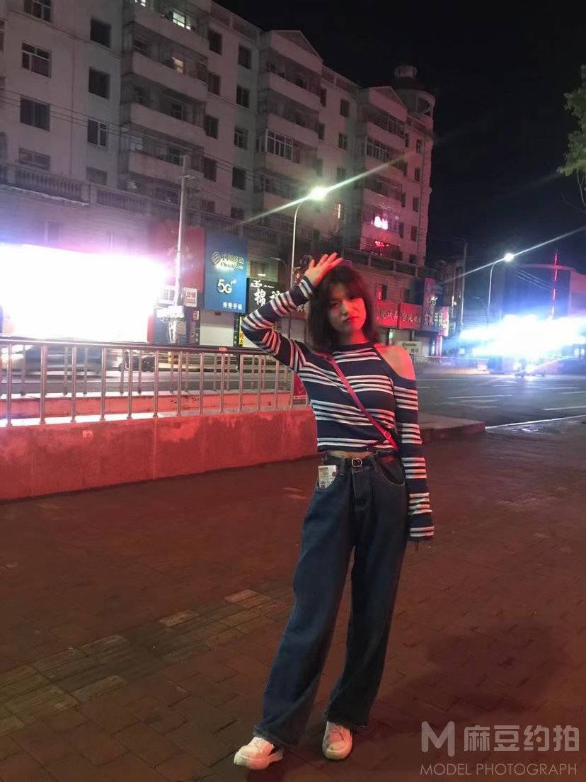 校园模特