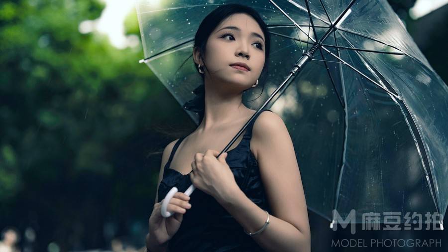 黑白模特