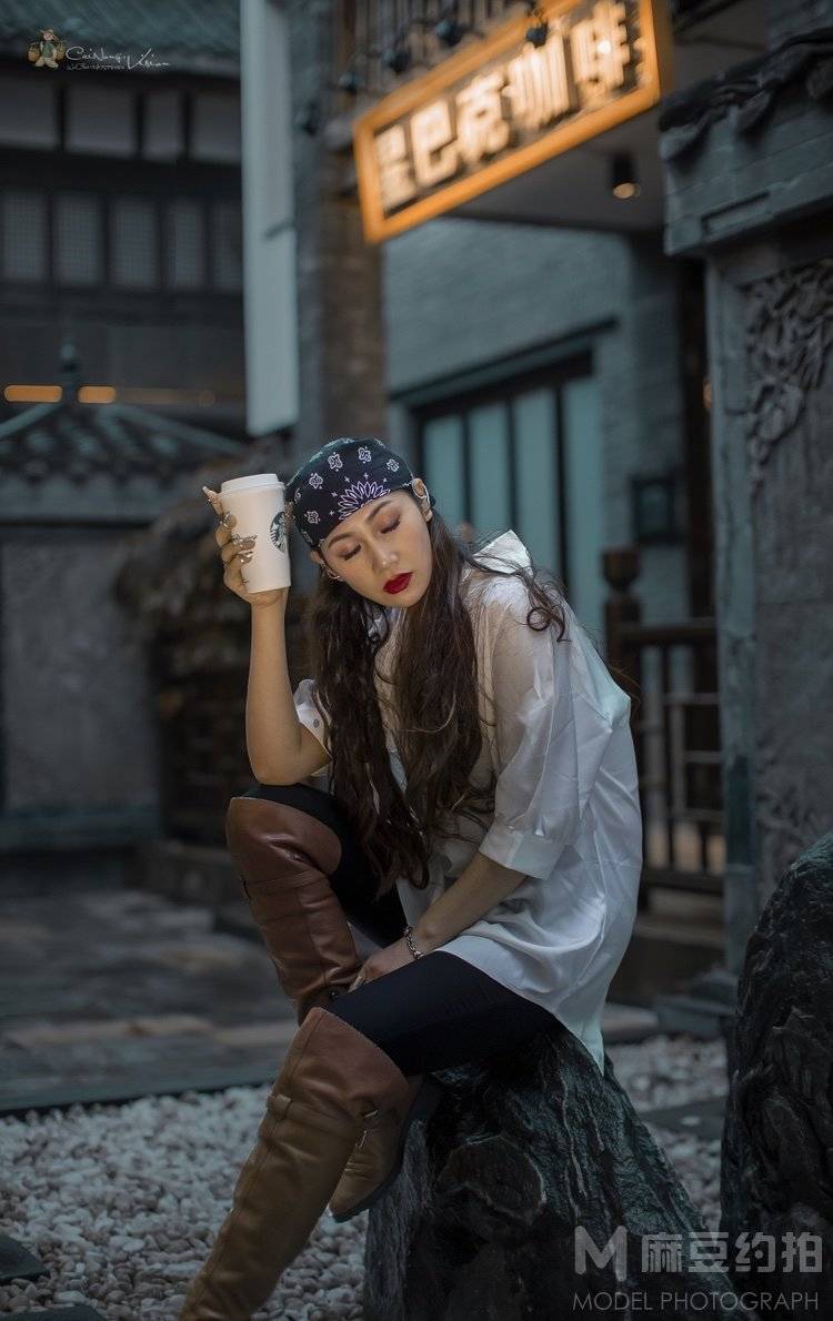 情绪模特
