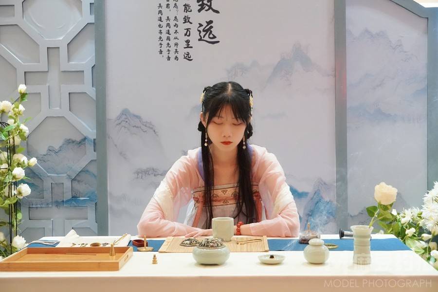 汉服模特