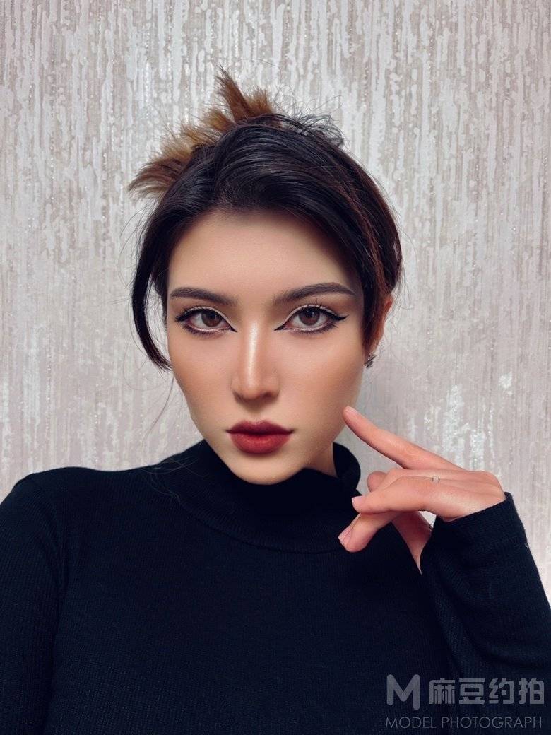 妆容模特