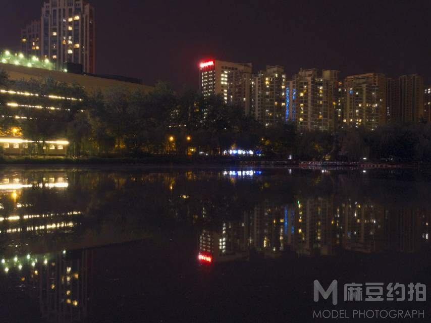 夜景模特