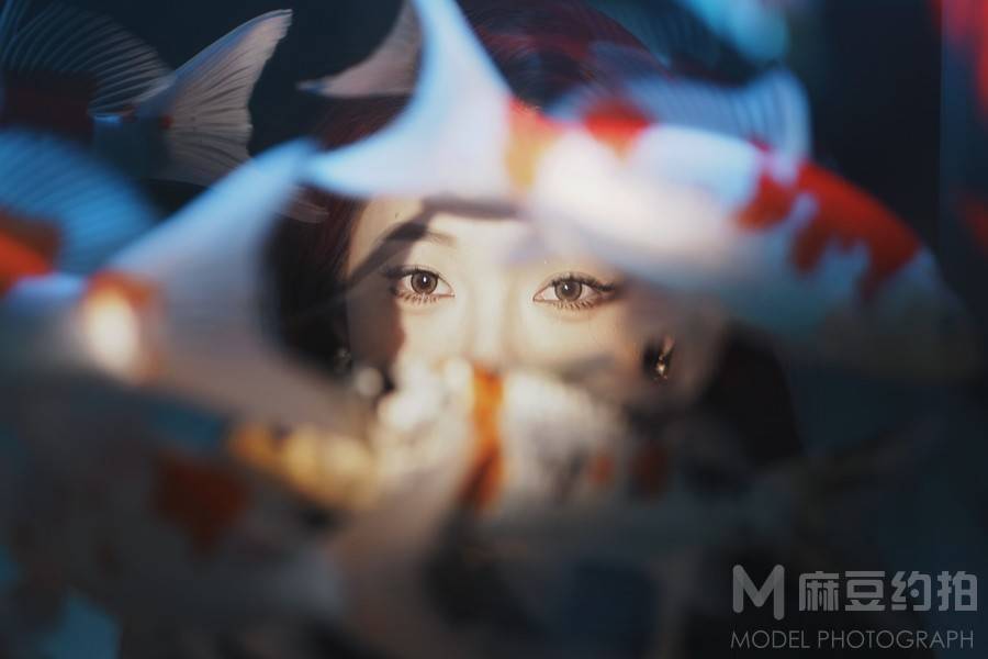 情绪模特