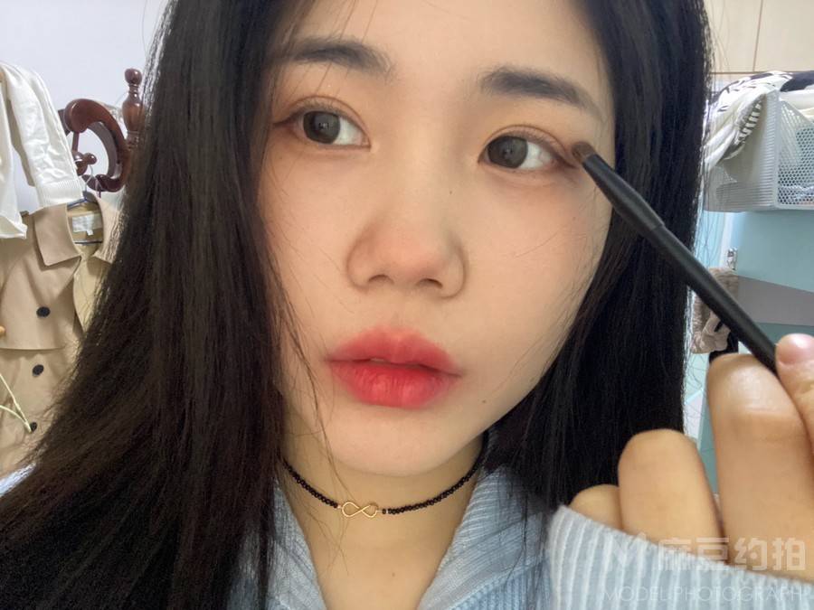 妆容模特