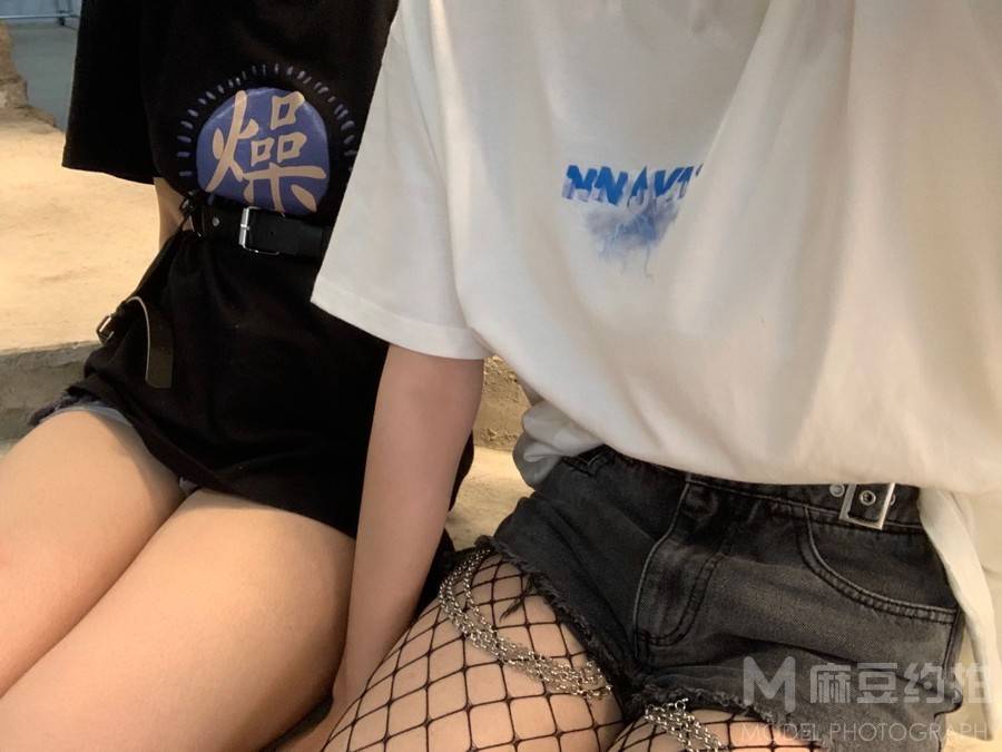 黑白模特
