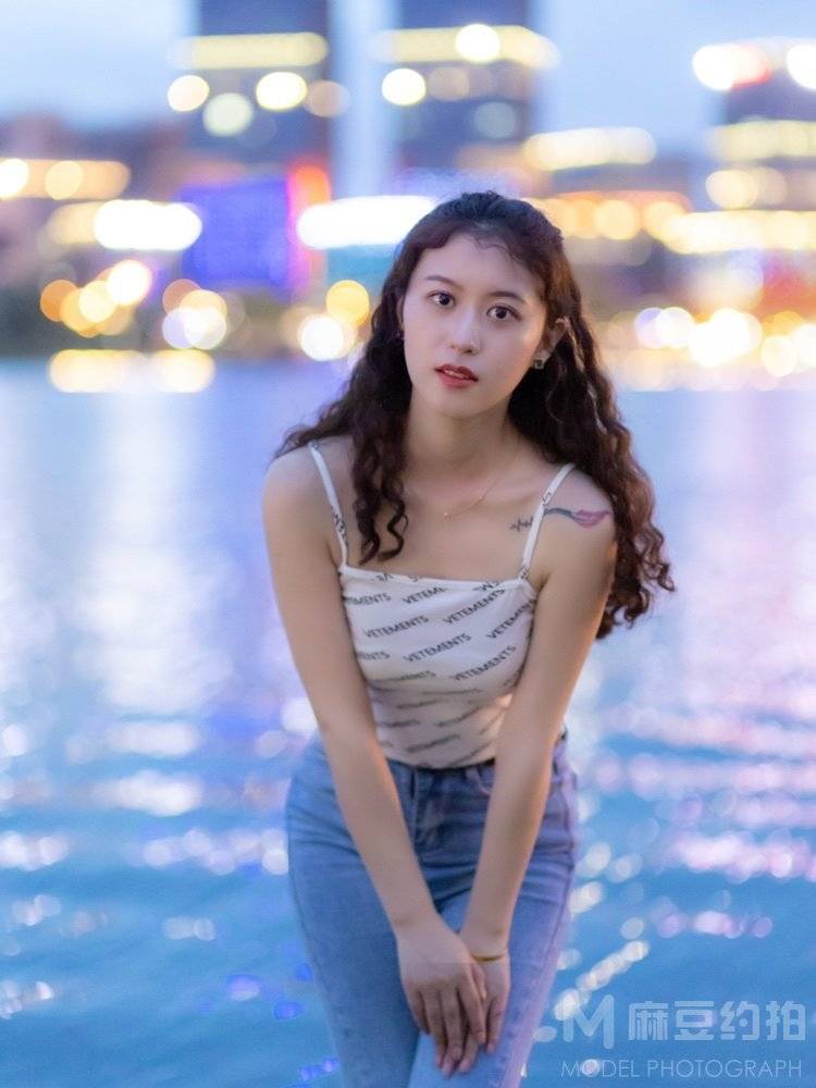 夜景模特