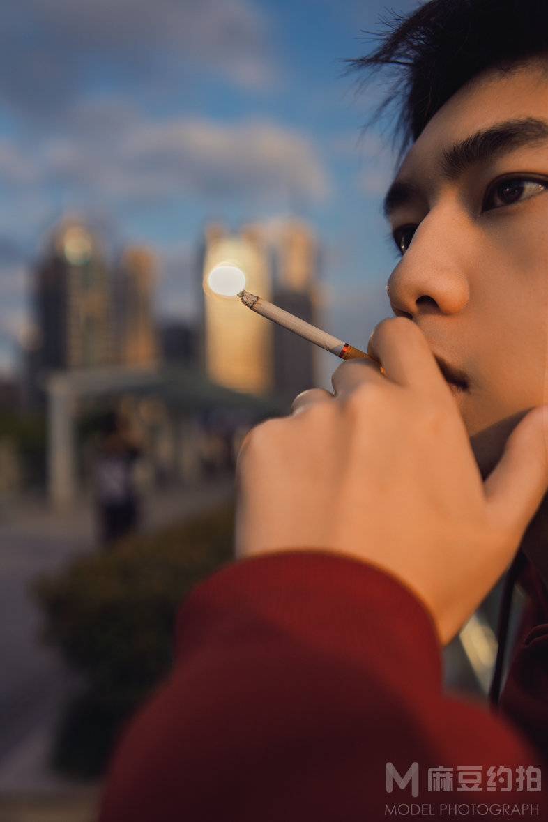 情绪模特