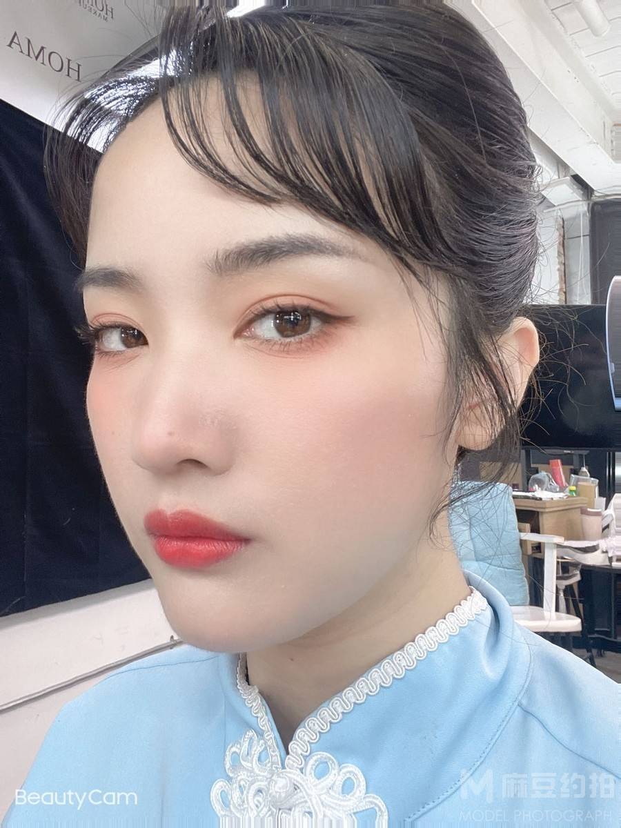 妆容模特
