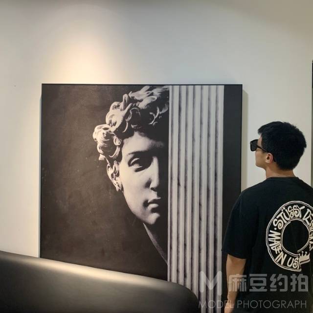 情绪模特