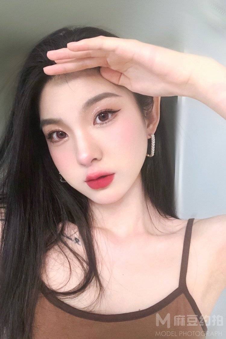 妆容模特