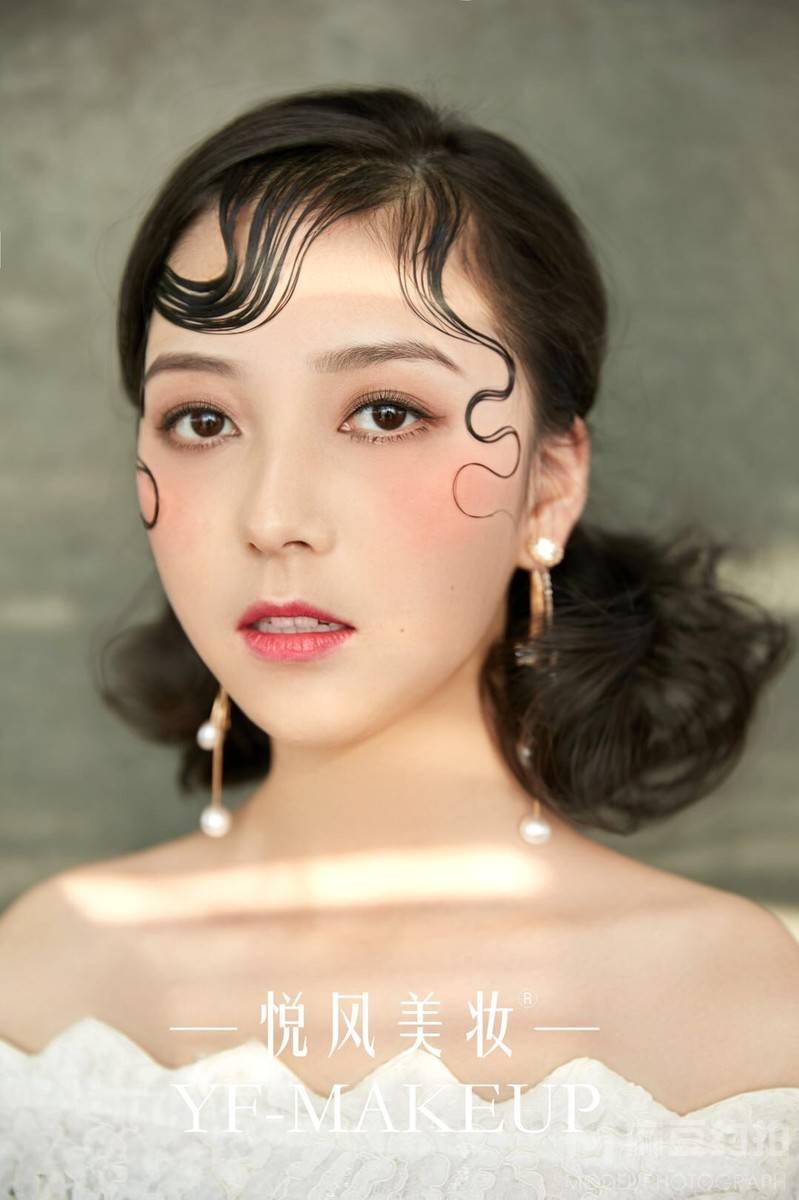 妆容模特