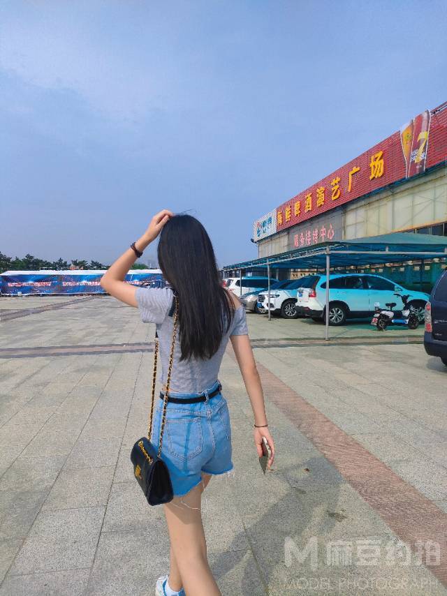 校园模特