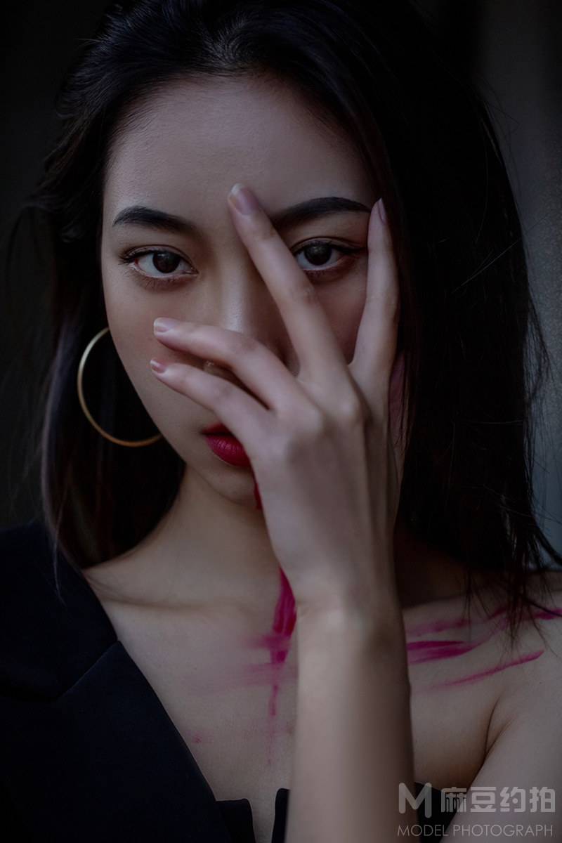 黑白模特