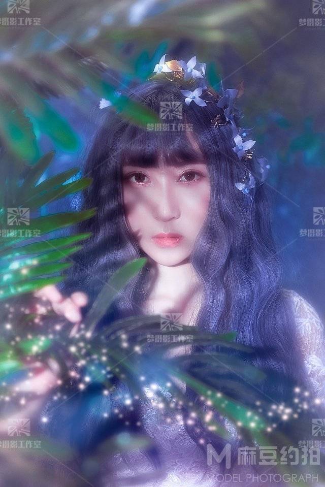 情绪模特