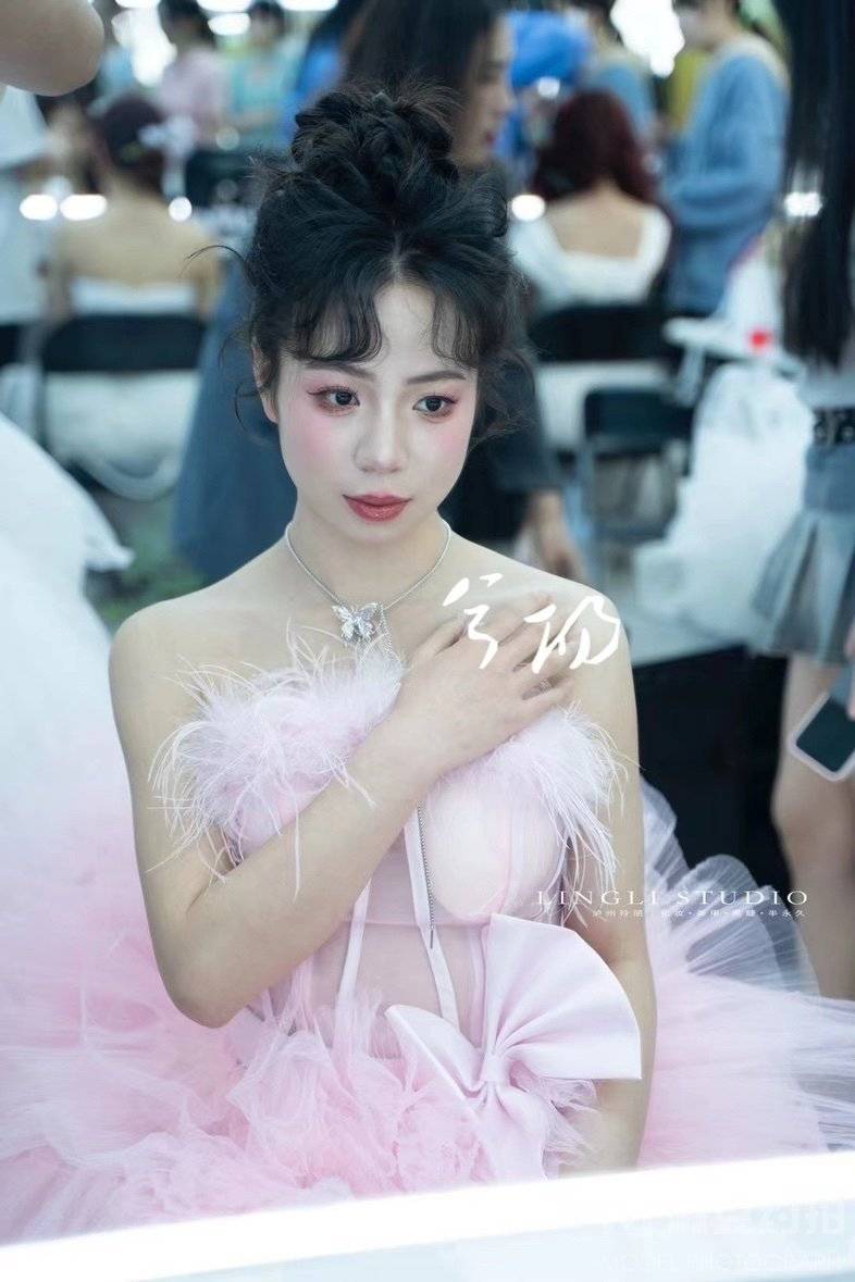 妆容模特