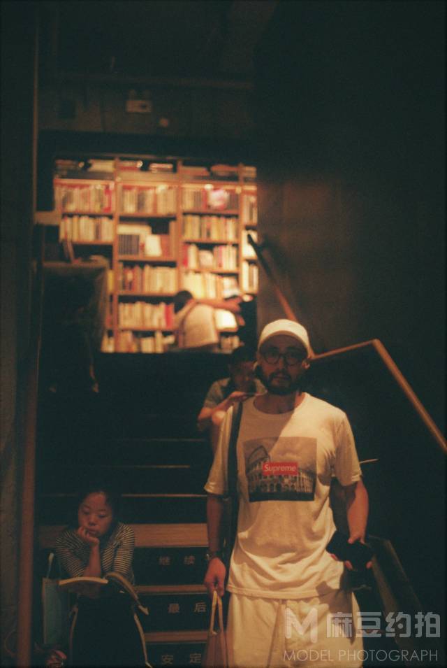 胶片模特