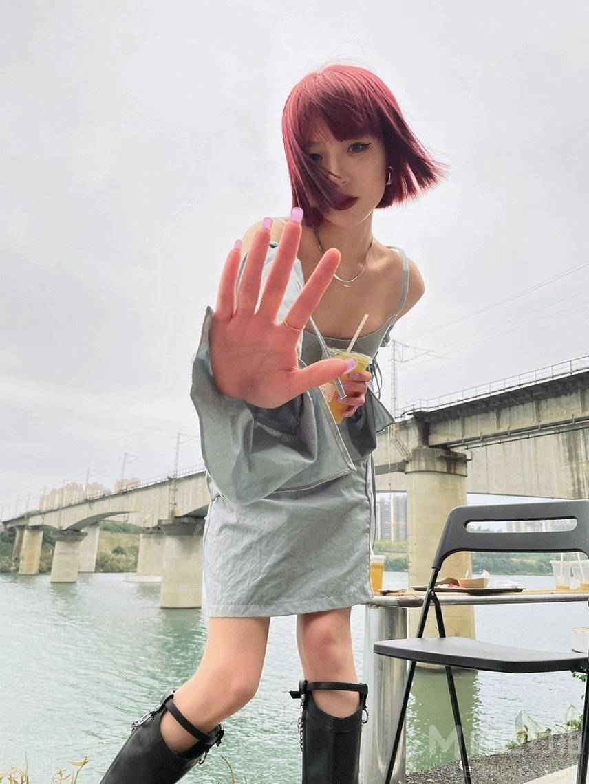宝丽来模特