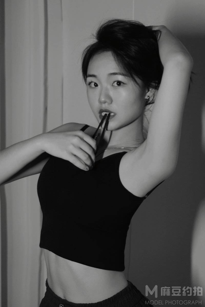 黑白模特