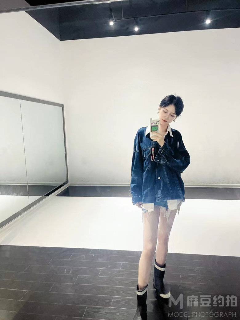 黑白模特