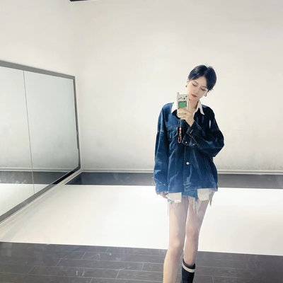 黑白模特