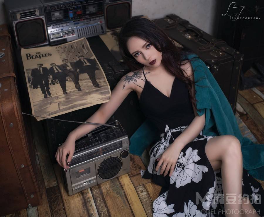 情绪模特