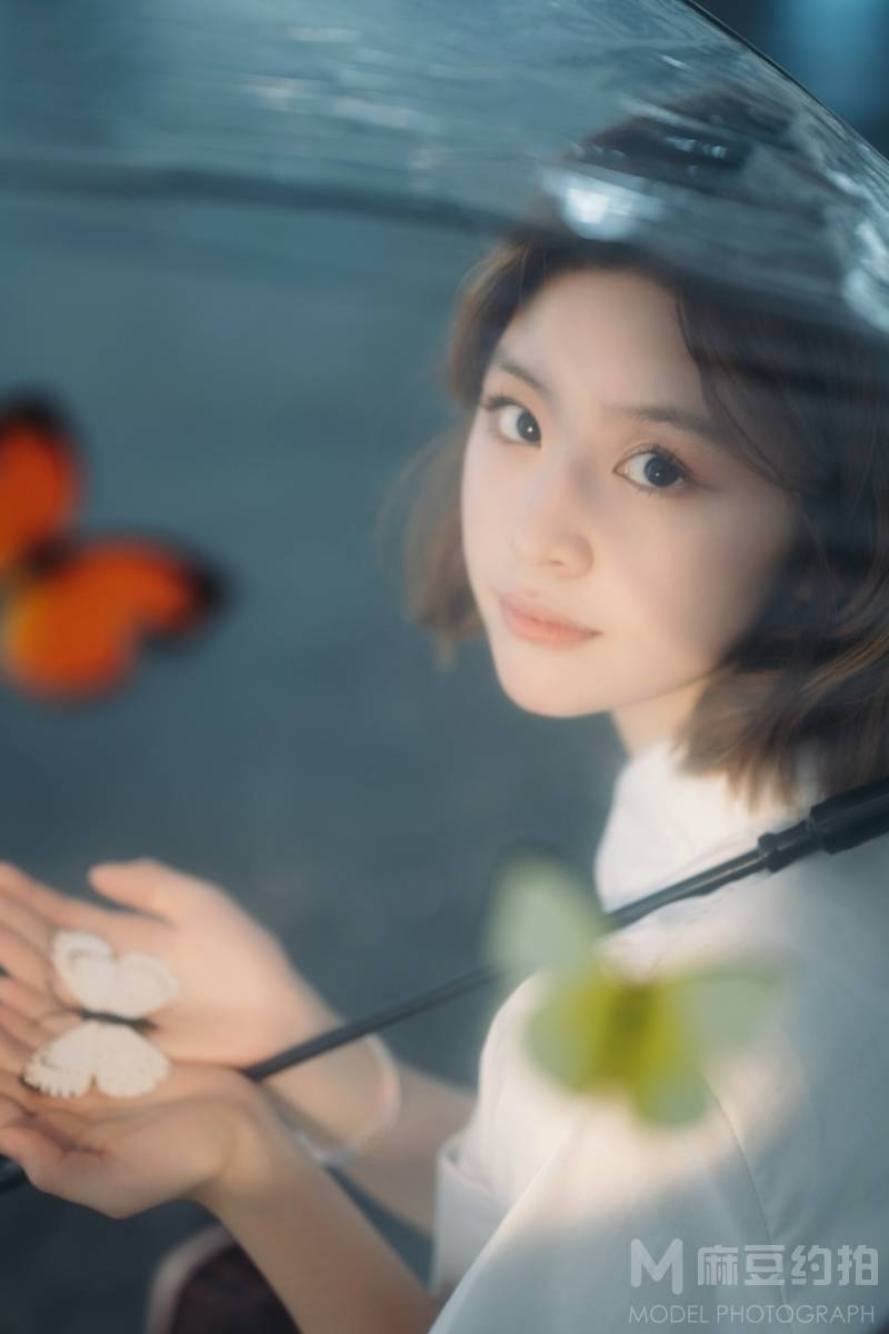 情绪模特