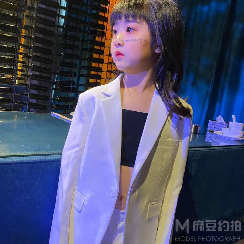 黑白模特