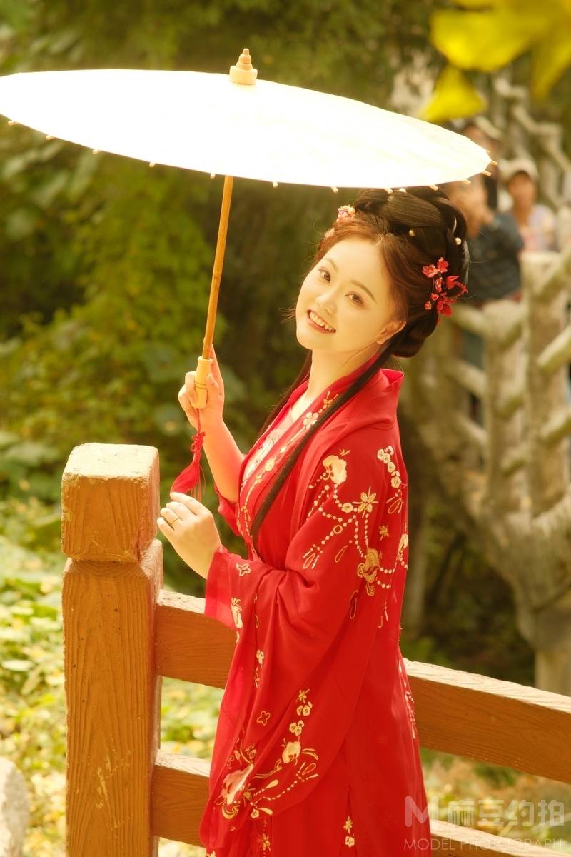 汉服模特