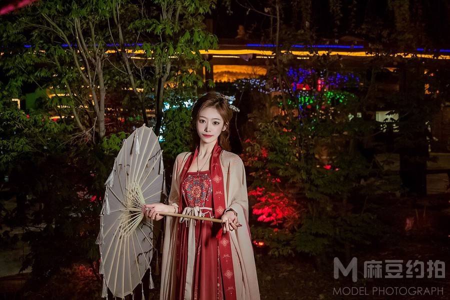 汉服模特