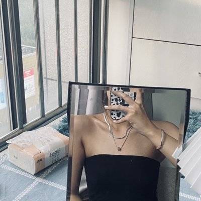 黑白模特