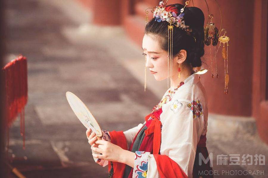 汉服模特