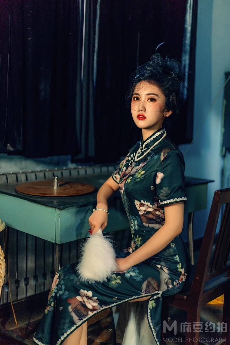 胶片模特