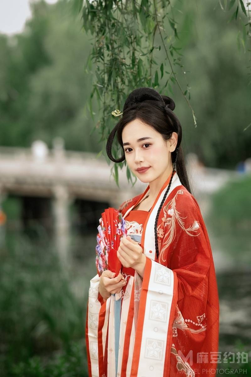 汉服模特
