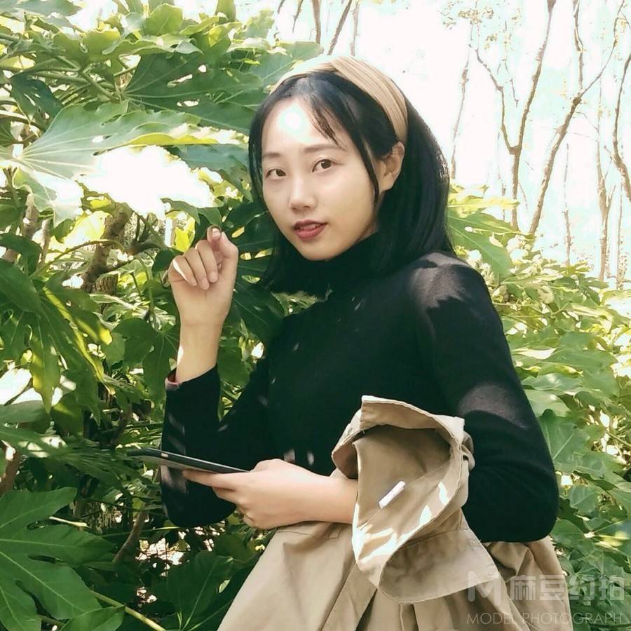 情绪模特