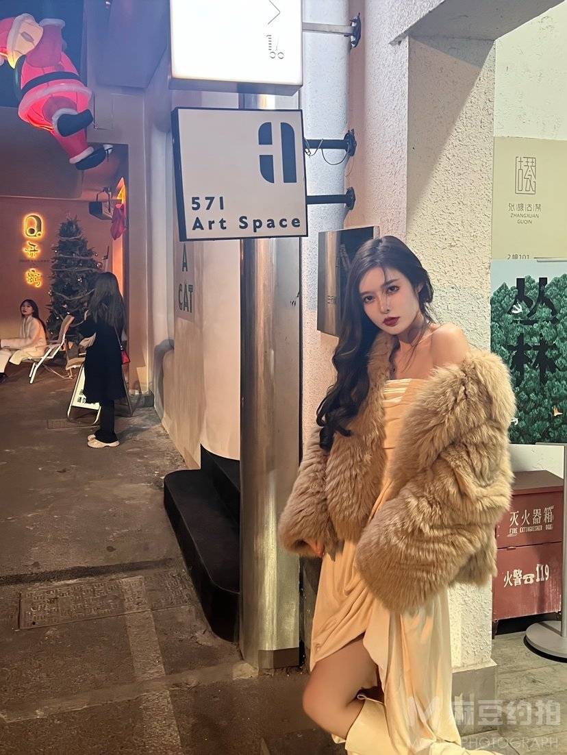 妆容模特