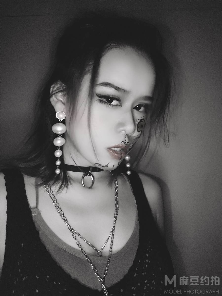暗黑模特