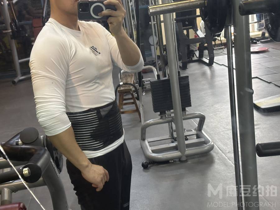 黑白模特